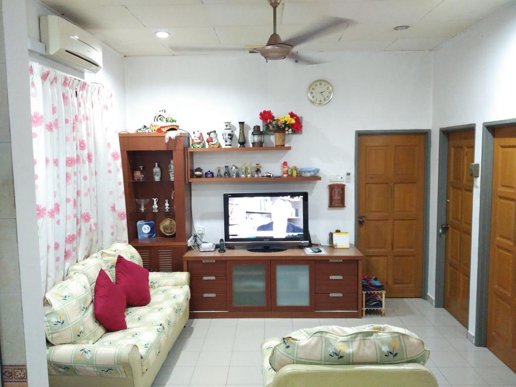 Cozy Mount Erskine Homestay George Town Exterior photo